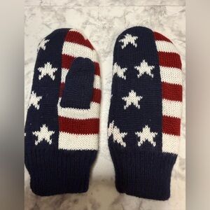 Women’s USA Mittens size Medium